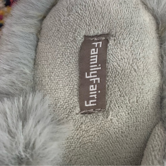 👗Wore once! Grey Fluffy Two-Strap Slippers, size Medium 7-8 - Picture 2 of 5